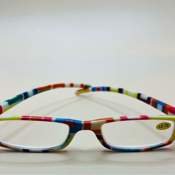 NEW GEOMETRIC NARROW READERS. FEATURES MULTI-COLOR DESIGN WITH MATCHING CASE - Picture 3 of 8